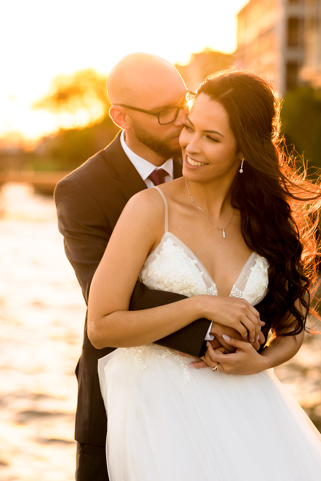 bride and groom at waters edge venue in texas